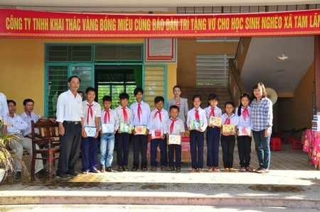 Có vở mới, em sẽ học tập tốt hơn