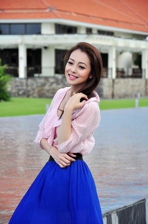 Jenifer Phạm cùng quý tử dạo biển Đà Nẵng - 31 Ở góc ảnh nào Jenifer Phạm cũng toát lên vẻ đẹp