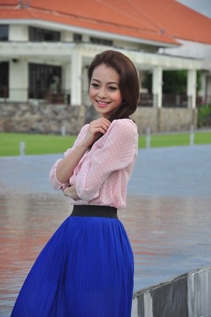 Jenifer Phạm cùng quý tử dạo biển Đà Nẵng - 29 Ở góc ảnh nào Jenifer Phạm cũng toát lên vẻ đẹp