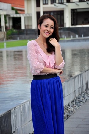 Jenifer Phạm cùng quý tử dạo biển Đà Nẵng - 25 Ở góc ảnh nào Jenifer Phạm cũng toát lên vẻ đẹp