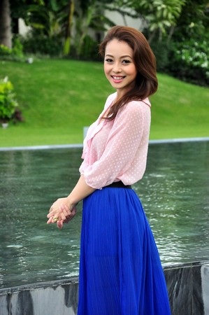 Jenifer Phạm cùng quý tử dạo biển Đà Nẵng - 19 Bảo Nam trông rất đẹp trai