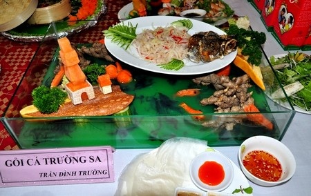 18 đầu bếp tranh tài nấu món ăn ngon - 10 Món song long tranh châu