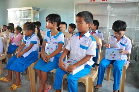 Có vở mới, em sẽ học tập tốt hơn