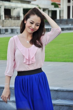 Jenifer Phạm cùng quý tử dạo biển Đà Nẵng - 6 Bảo Nam trông rất đẹp trai