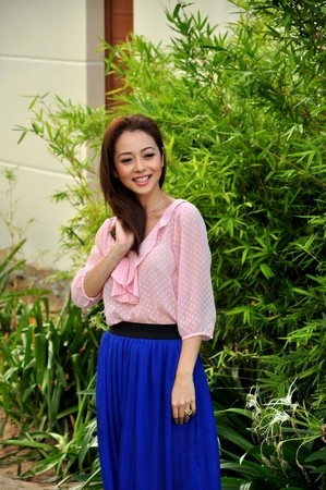 Jenifer Phạm cùng quý tử dạo biển Đà Nẵng - 8 Bảo Nam trông rất đẹp trai