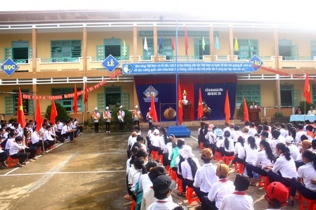 Hơn 20 triệu HS, SV bước vào năm học mới - 14 Lễ khai giảng tại Trường THCS Kim Đồng (huyện Đông Giang, Quảng Nam). (Ảnh: Công Bính)