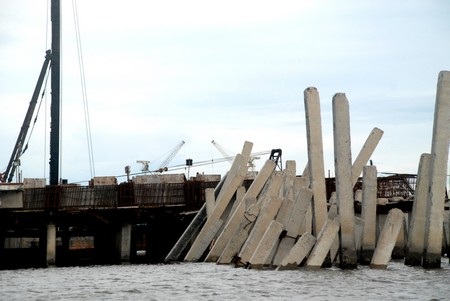 Hiện trường công trình xây dựng cầu cảng bị đổ