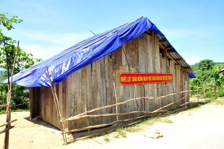 Nhường đất cho thủy điện, học sinh phải học trong trường ọp ẹp - 4 Không ai nghĩ đây là phòng học.