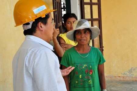 Mấy ngày nay, lãnh đạo huyện Bắc Trà My xuống từng hộ dân làm công tác yên dân