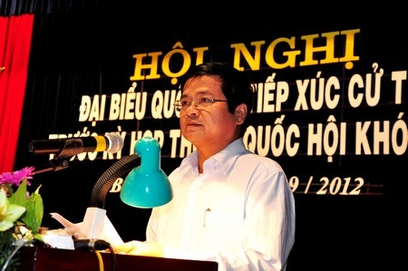 Chính phủ đặt an toàn tính mạng người dân lên trên hết - 2 Chủ tịch huyện Bắc Trà My - ông Đặng Phong nêu những bức xúc của cử tri trong huyện