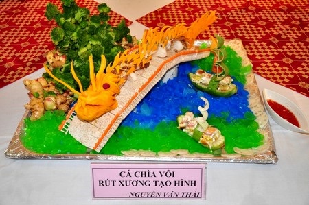 18 đầu bếp tranh tài nấu món ăn ngon - 30 Du khách trong và ngoài nước thích thú với những món ăn ngon