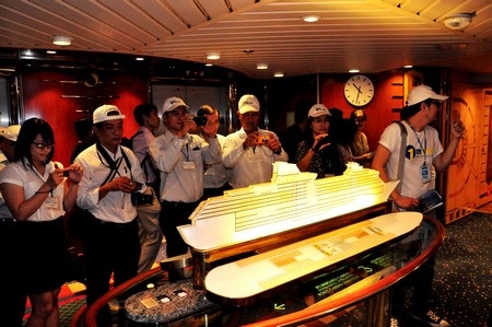 Ở mỗi tầng đều có mô hình của du thuyền