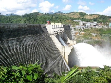 Phổ biến cách ứng phó động đất cho vùng "liên tục rung chấn" - 1 Những trận động đất gần đây tại khu vực thủy điện Sông Tranh 2 gây lo lắng cho người dân