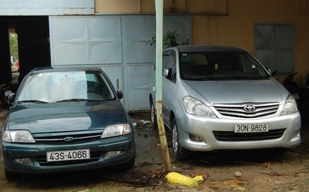 2 trong 3 chiếc ôtô mà Hiếu đem cầm đồ đang bị tạm giữ tại Cơ quan Công an