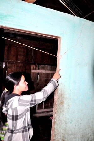 Đề nghị EVN hỗ trợ hơn 2,5 tỷ đồng khắc phục hậu quả động đất - 1 Đến nay người dân vẫn chưa nhận được tiền hỗ trợ sửa chữa nhà hư hỏng do động đất