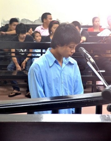 Bị cáo Nguyễn Đức Sinh tại phiên tòa ngày 21/11