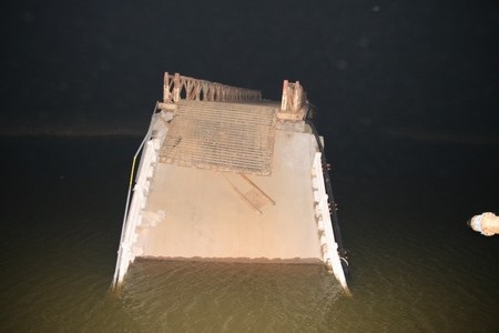 Cầu Gò Nổi cũ bị sập trong mùa mưa bão 2010