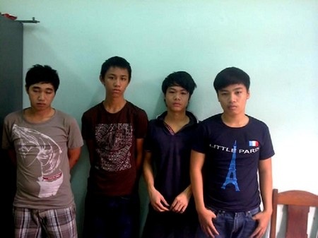 4 trong số các đối tượng bị bắt tại Công an, từ trái qua: Thạnh, Long, Hiếu và Dương