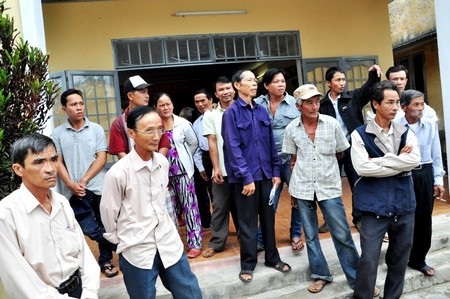 Dân bức xúc vì giá đền bù dự án đường cao tốc quá thấp - 1 Dân bức xúc vì giá đền bù dự án đường cao tốc quá thấp