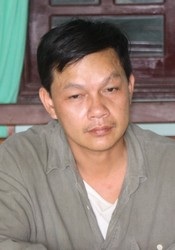 Bắt nhóm ép khách chơi cờ bạc bịp trên xe khách - 1 Vinh và Thông