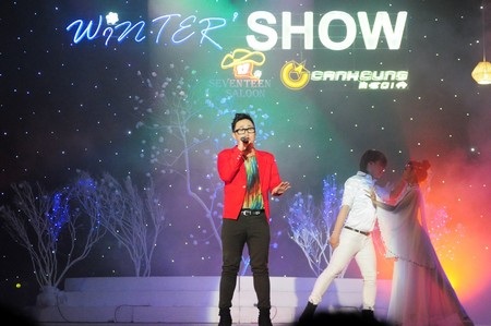 Hoài Linh chọc cười khán giả Đà Nẵng với vở hài Hoang Tưởng - 12 Trung Quân Idol