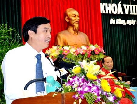Ông Nguyễn Bá Thanh “truy” Giám đốc Sở GD-ĐT về dạy thêm - 2 Giám đốc Sở GD-ĐT Lê Trung Chinh trả lời chất chất đại biểu
