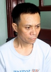 Bắt nhóm ép khách chơi cờ bạc bịp trên xe khách - 7 Hoàng