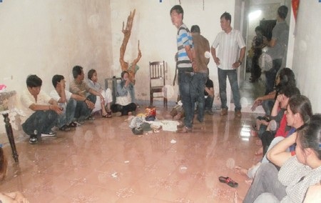 Phá ổ bạc bắt hàng chục đối tượng - 1 Phá ổ bạc bắt hàng chục đối tượng