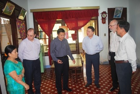 Đoàn đại biểu Quốc hội Ukraina tặng quà trẻ em làng SOS Đà Nẵng - 1 Đoàn đại biểu Quốc hội Ukraina tặng quà trẻ em làng SOS Đà Nẵng
