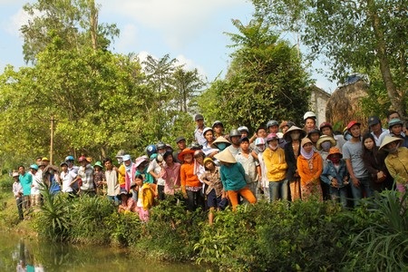 Dựng lại hiện trường vụ sát hại nữ sinh mang bầu