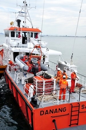 Cấp cứu một ngư dân nguy kịch trên biển - 1 Tàu SAR rời cầu cảng lên đường cứu ngư dân