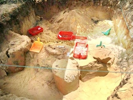 Hội An phát hiện mộ chum 2.000 năm tuổi - 1 Khu vực phát hiện khu mộ chum.