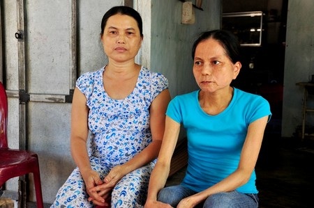 Bà Mứt cùng chị Mai