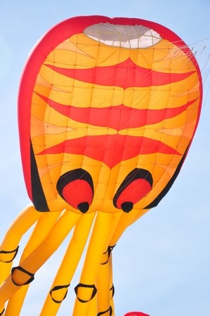 Những cánh diều vì Hoàng Sa, Trường Sa thân yêu trên biển Cửa Đại - 12 Tai nạn nhỏ của những chú diều