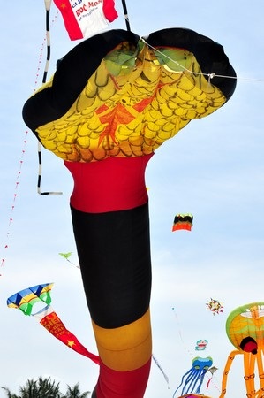 Những cánh diều vì Hoàng Sa, Trường Sa thân yêu trên biển Cửa Đại - 7 Tai nạn nhỏ của những chú diều