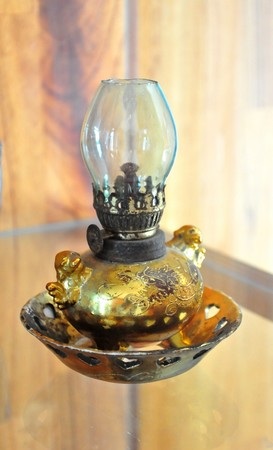 Đèn bằng kim loại