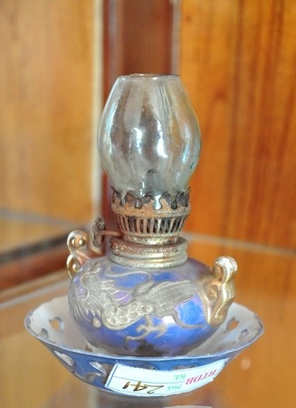 Bộ sưu tập đèn cổ của anh Đức