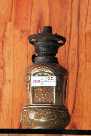 Hàng trăm chiếc đèn, không cái nào giống cái nào