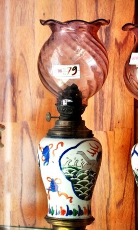 Hàng trăm chiếc đèn, không cái nào giống cái nào