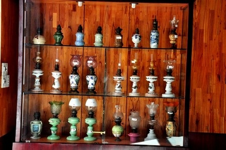 Hàng trăm chiếc đèn, không cái nào giống cái nào