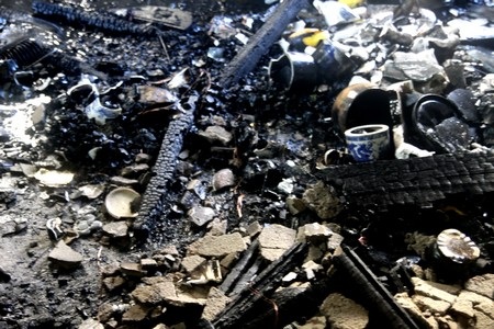 Nhiều tài sản trong nhà bị thiêu rụi