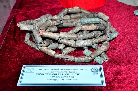 Công cụ đánh bắt bằng chì thuộc văn hóa Đông Sơn cách ngày nay 2.500 năm