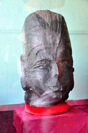 Đầu tượng đá VISHNU thuộc văn hóa Óc Eo cách ngày nay 3.500 năm