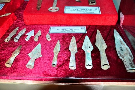 Mũi lao, mũi dao đồng văn hóa Đông Sơn cách đây khoảng 2.500 năm