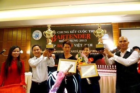 Hai bạn trẻ đạt giải nhất cuộc thi