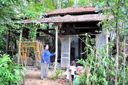 Căn nhà đổ nát của bà Lý