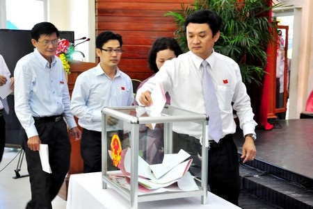 Các đại biểu HĐND TP Đà Nẵng bỏ phiếu tín nhiệm các chức danh do HĐND bầu