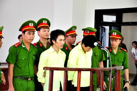 Bị cáo Nguyễn Tuấn Vũ và Nguyễn Quốc Phú nghe tòa tuyên án