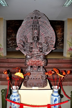 Tượng Quan Âm Thiên Thủ Thiên Nhãn (thế kỷ 16-17)