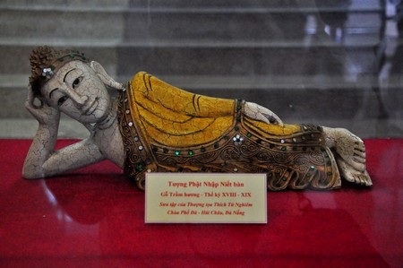 Tượng Phật nhập niết bàn bằng gỗ trầm hương (thế kỷ 18-19)